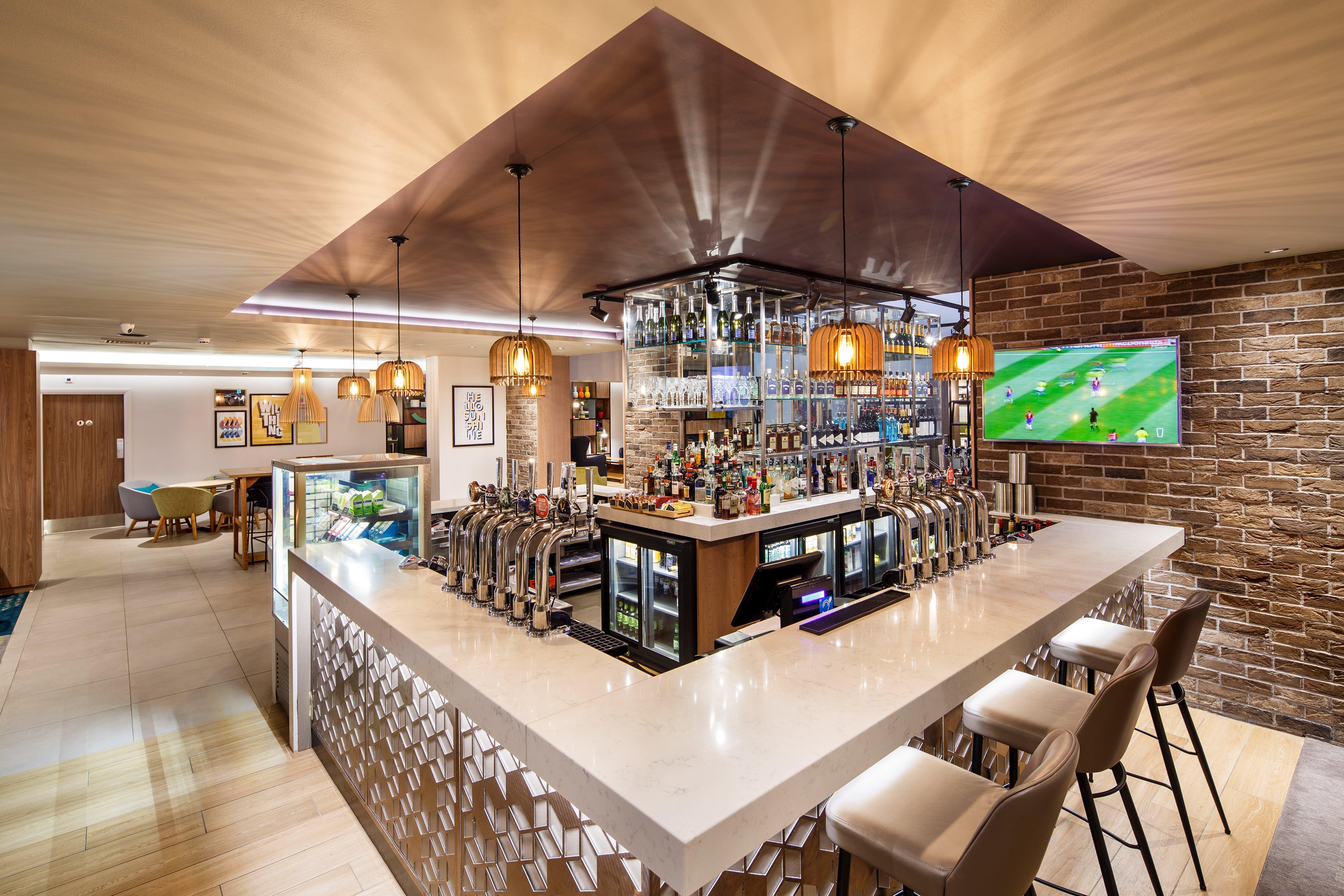Holiday Inn Brentwood By Ihg Εξωτερικό φωτογραφία