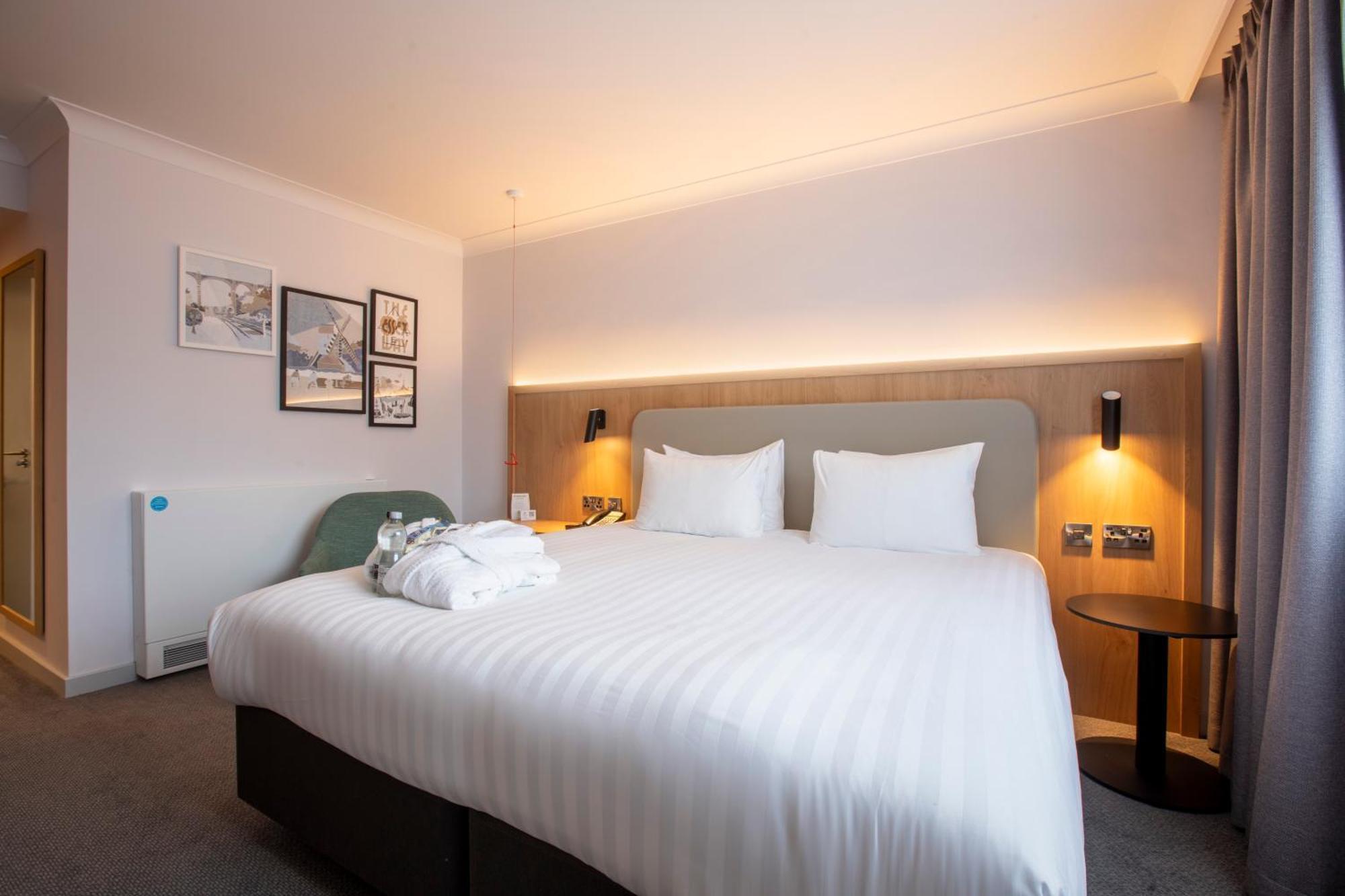 Holiday Inn Brentwood By Ihg Εξωτερικό φωτογραφία