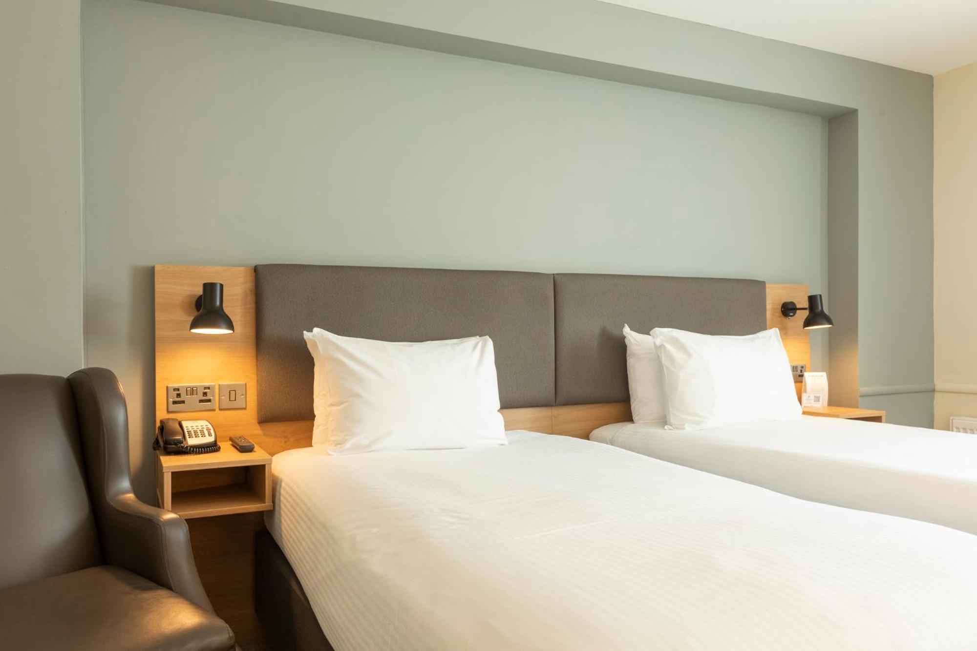 Holiday Inn Brentwood By Ihg Εξωτερικό φωτογραφία