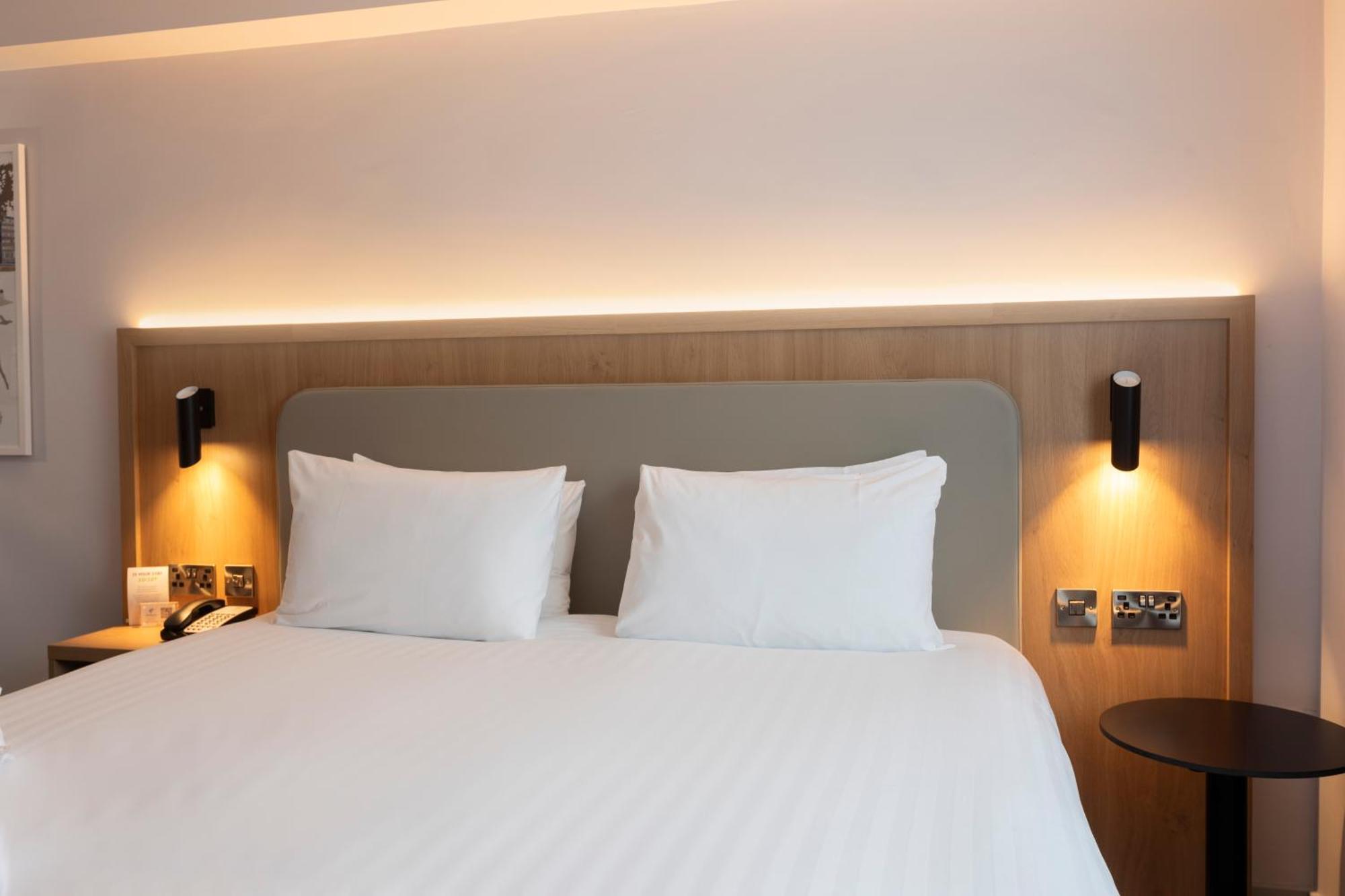 Holiday Inn Brentwood By Ihg Εξωτερικό φωτογραφία