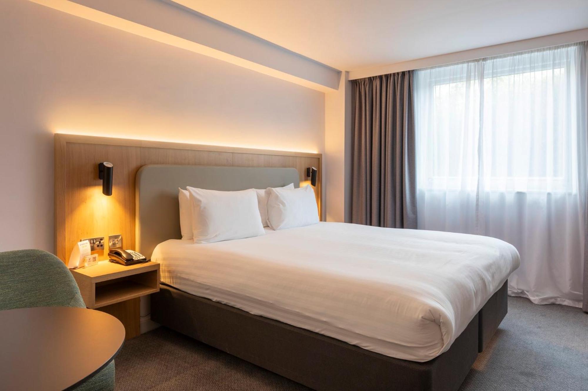 Holiday Inn Brentwood By Ihg Εξωτερικό φωτογραφία