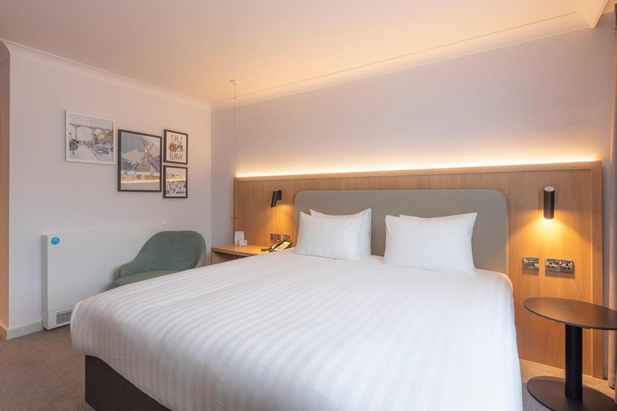Holiday Inn Brentwood By Ihg Εξωτερικό φωτογραφία