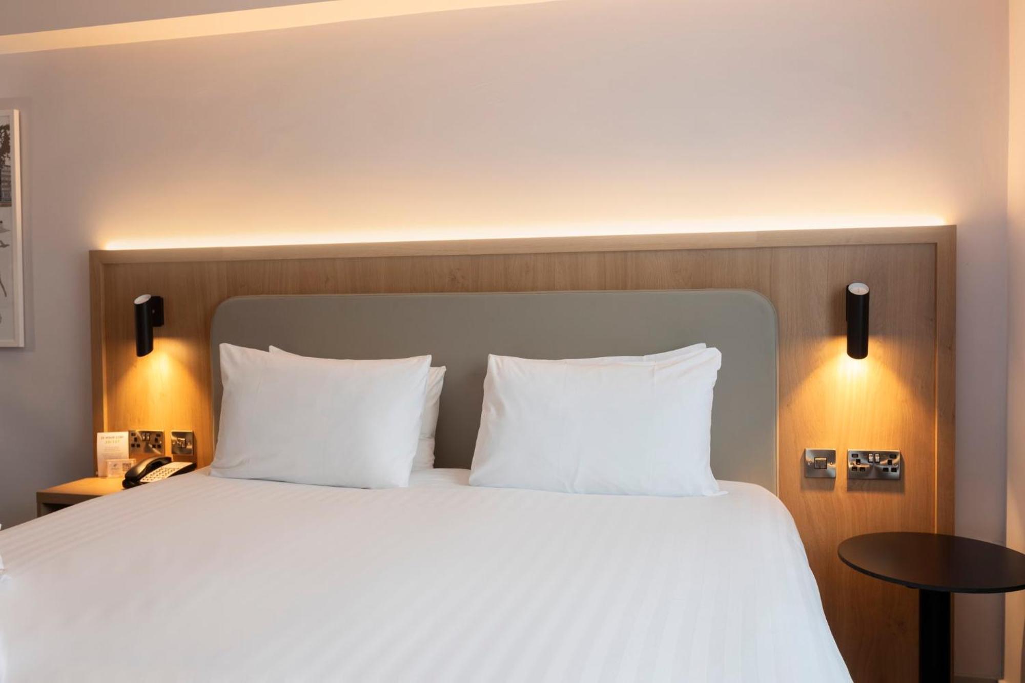 Holiday Inn Brentwood By Ihg Εξωτερικό φωτογραφία